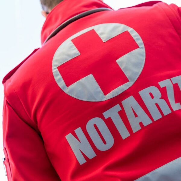 Nach Sprung: 23-jähriger Steirer stürzte vier Meter durch ein Glasdach