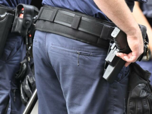 Raubüberfall in Wien: Drei Täter flüchteten auf einem Moped