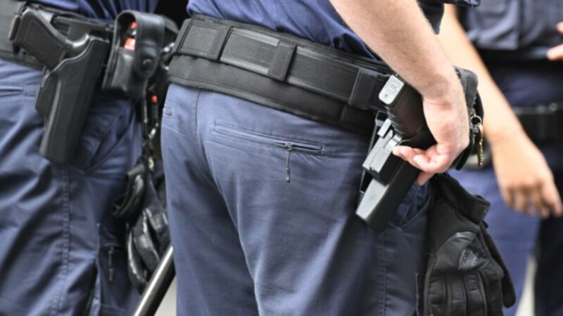 Raubüberfall in Wien: Drei Täter flüchteten auf einem Moped