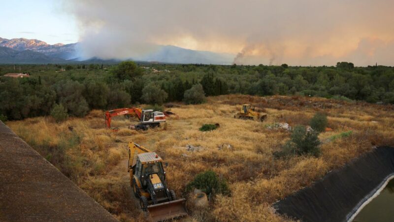 Verheerender Waldbrand in Katalonien: Tausende Menschen müssen daheim bleiben